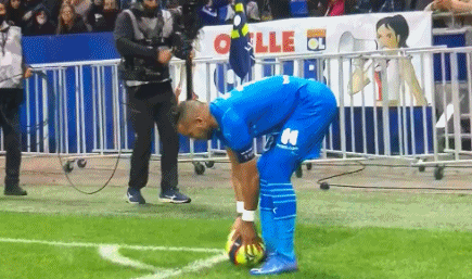 坎塞洛：若赢得世界杯会脱下国家队战袍；未来希望回到本菲卡