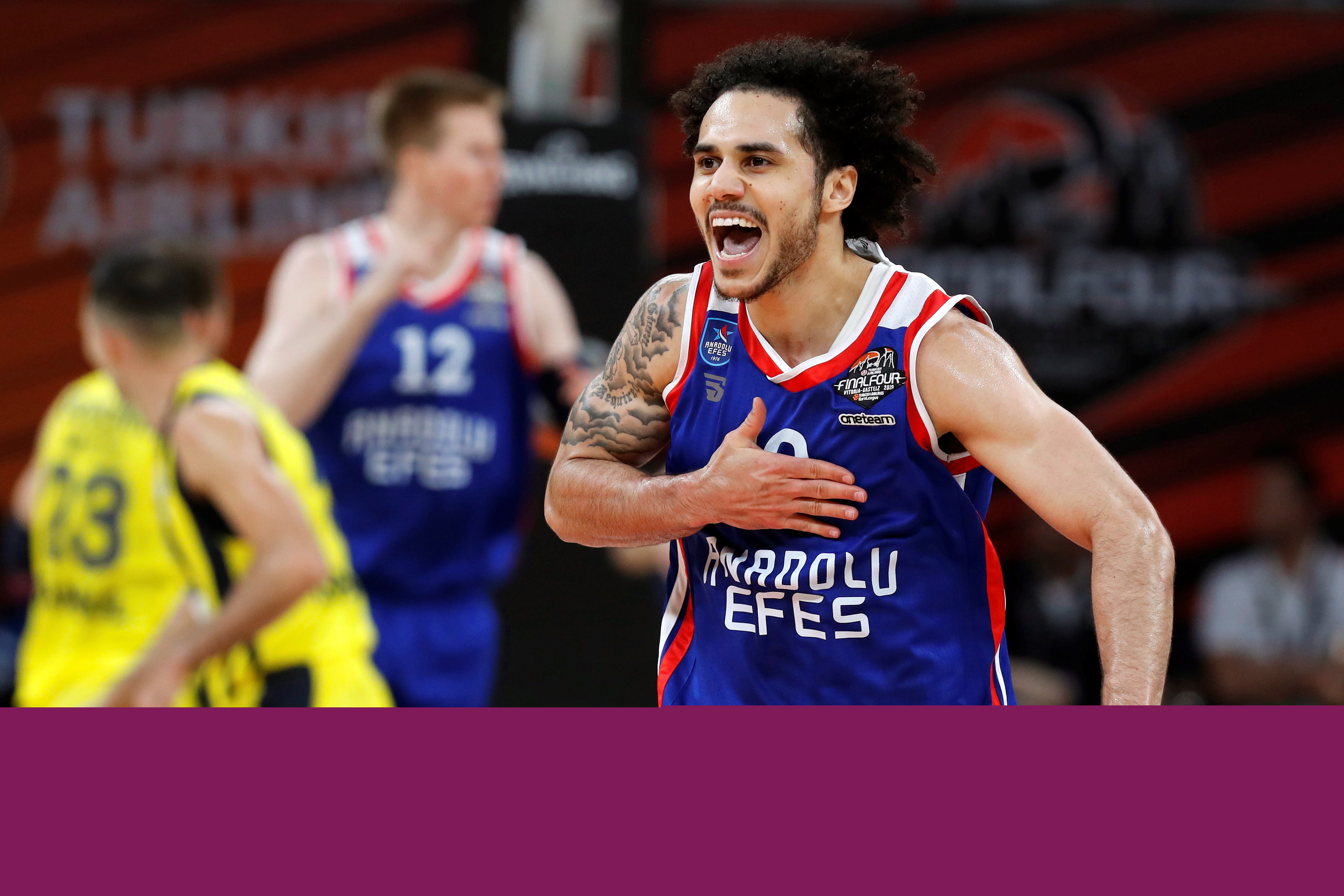 足球中超重金投入青训，多所足球学校开建（中超重金加码青训，多所足球学校相继开建）