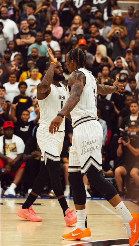 克罗地亚大名单：魔笛、格瓦领衔，科娃入选后又因伤退出（克罗地亚公布大名单：莫德里奇、格瓦迪奥尔领衔，科瓦契奇入围后因伤退队）