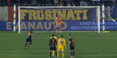 科里纳：既然具备核查条件，为何不能在角球判罚引入VAR？