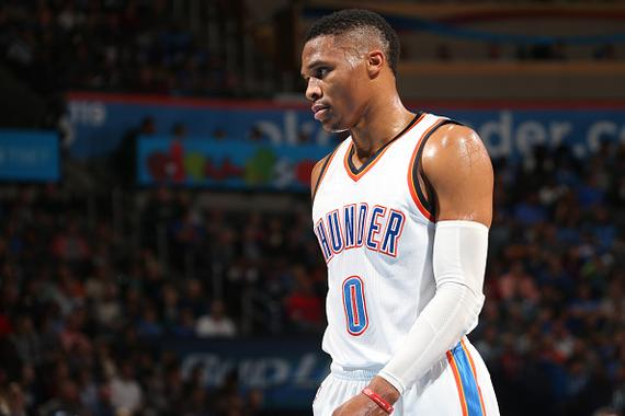 Shams：雄鹿球星字母哥因右小腿拉伤将缺席2-4周（Shams：雄鹿核心字母哥右小腿拉伤，预计缺阵2至4周）