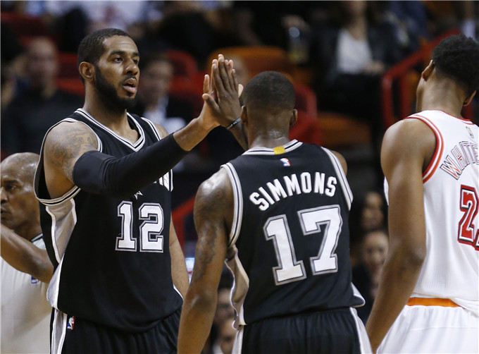 一场看似酣畅的四球大胜，却很难昭示曼联在下赛季的未来（四球大胜表面亮眼，却难以预示曼联下赛季前景）