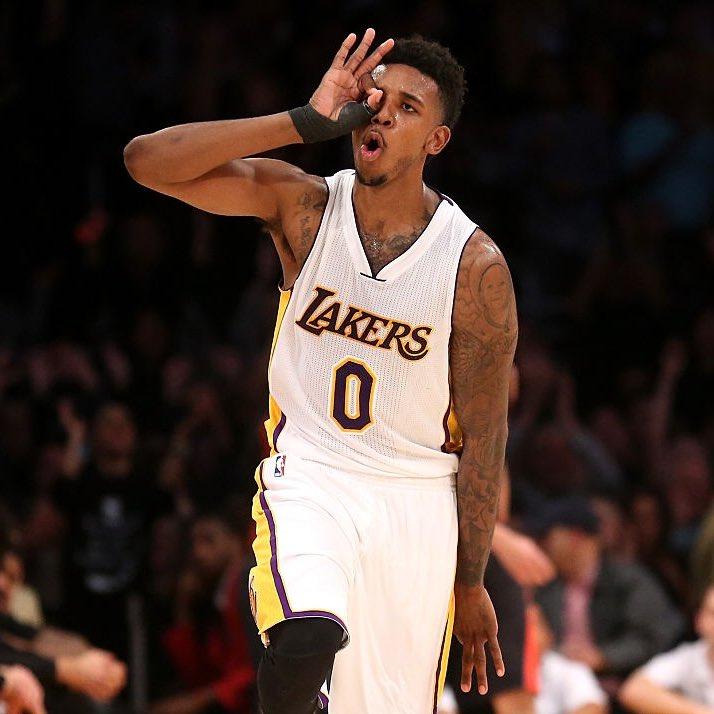 NBA半场：字母哥19分8篮板，雄鹿56-53领先步行者（半场战报：字母哥轰19分8板，雄鹿56-53暂领先步行者）